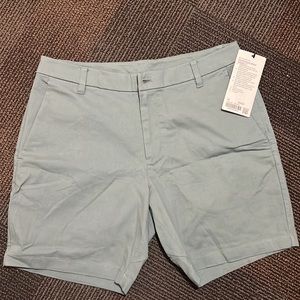 Lululemon men’s Commission short classic 7’’ brand new with tags